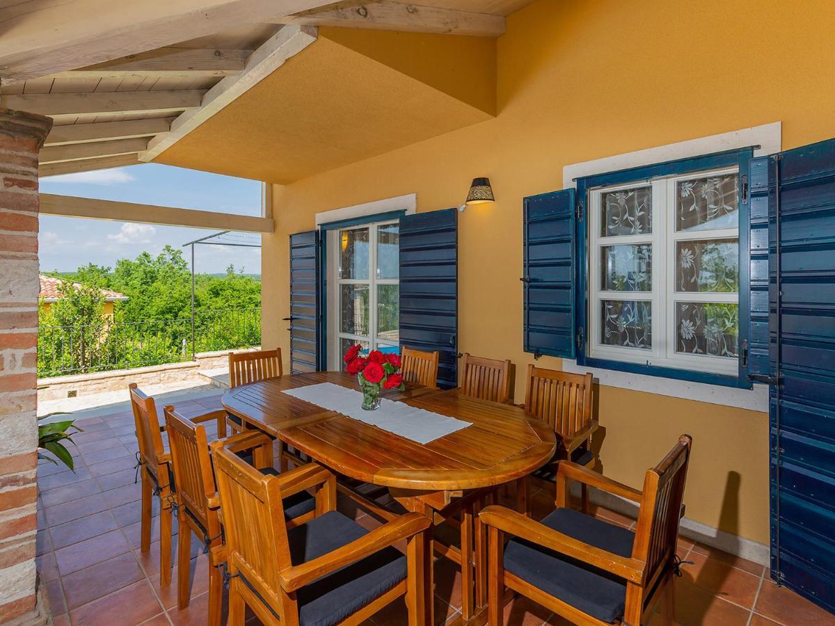 Villa Salvea With Heated Pool Montižana Екстериор снимка
